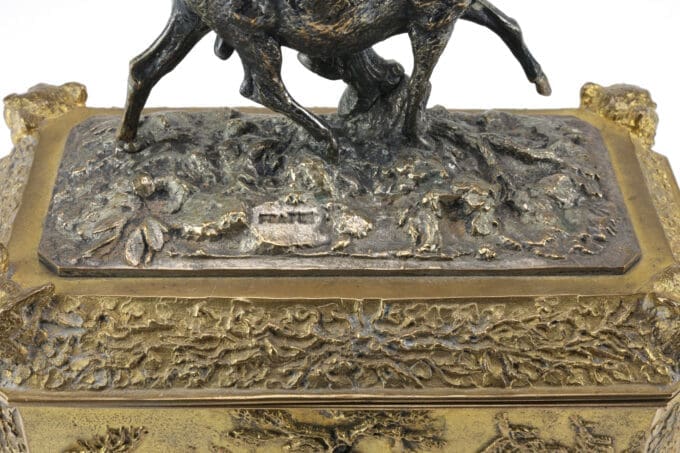 Antiek verzilverd en verguld kistje met hert - Christophe Fratin (1801-1864)