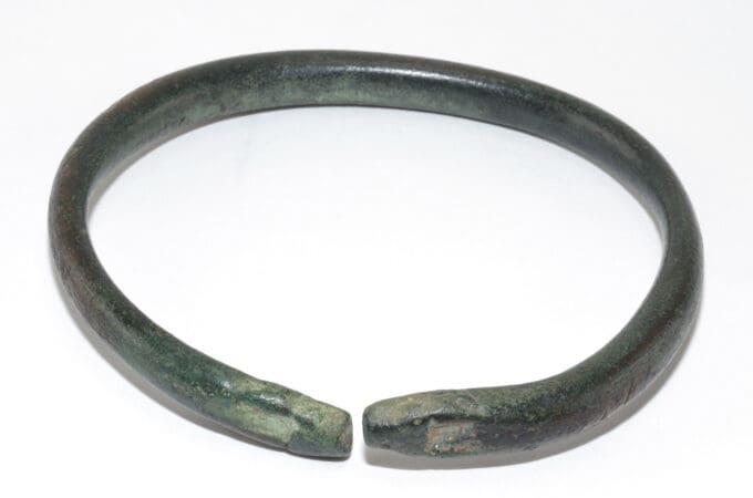 Valuta manilla armband gemaakt van brons - West Afrika
